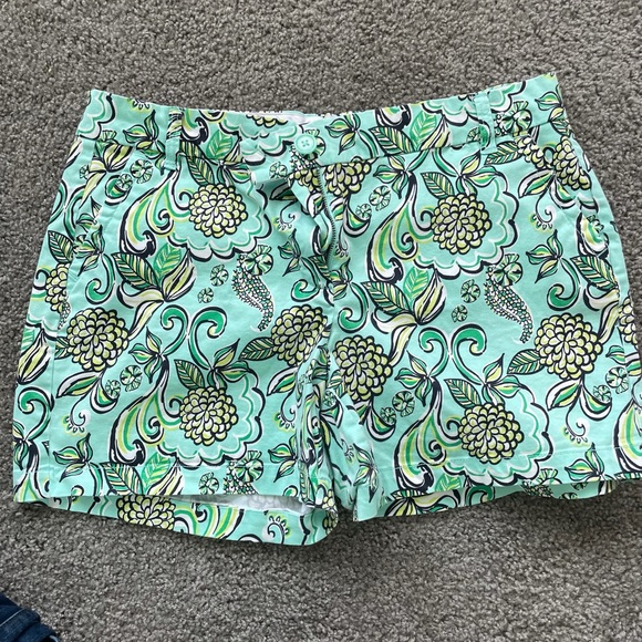 Crown and ivy shorts. - Picture 1 of 3